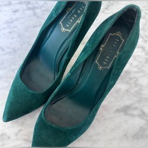Emerald Green Velvet Pumps
